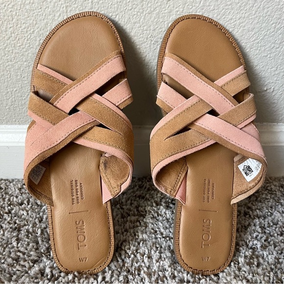 TOMS Coral Pink Strappy Sandals Size 7 Summer Beach Vacation - Picture 1 of 5